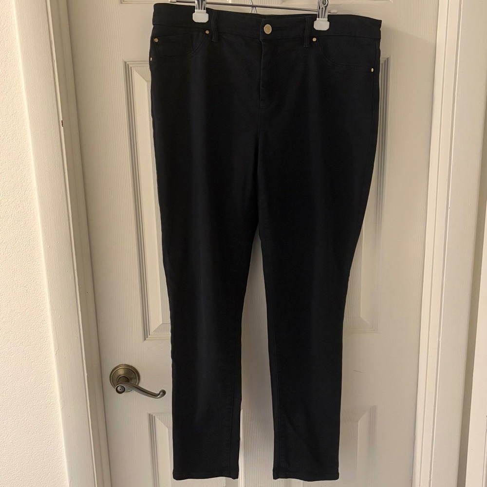 Chico's So Slimming Women's Size 12 Black Straight Leg Stretch Pants - Picture 1 of 11